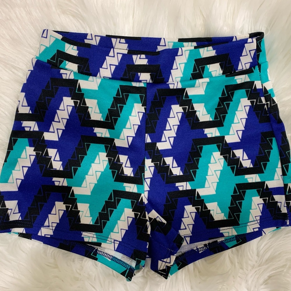 Geometric print high waist shorts